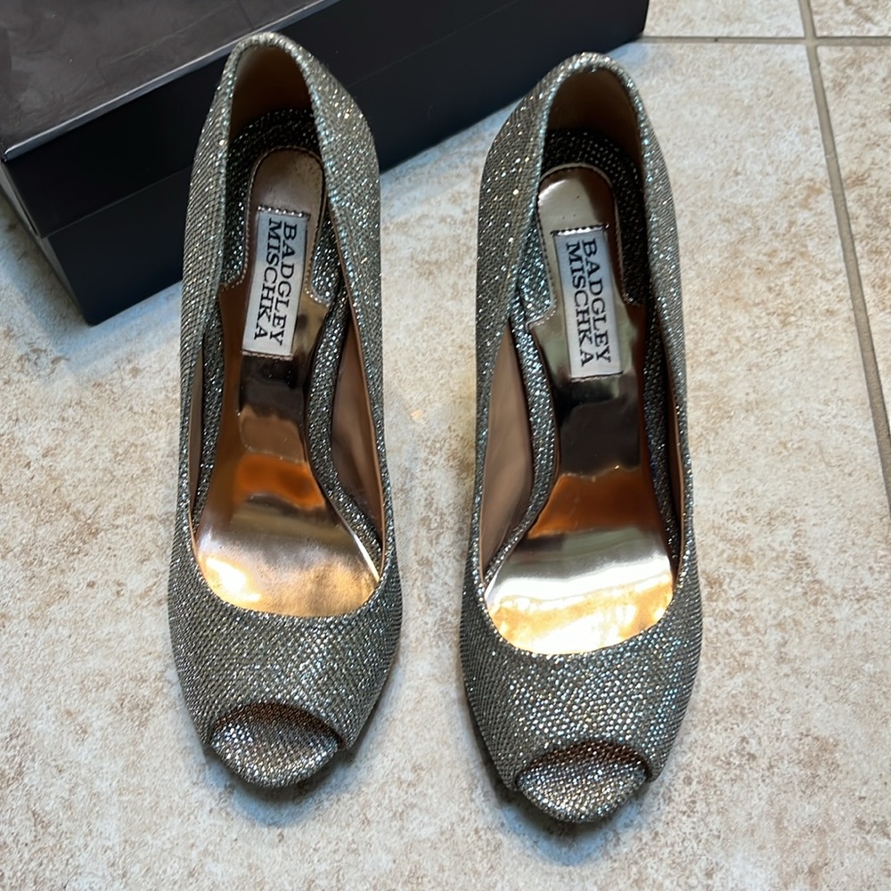 Silver Heels - image 2